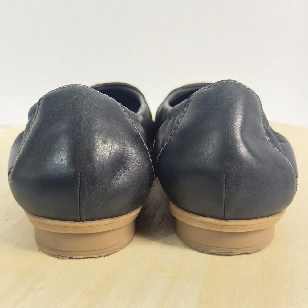 Clarks Collection Women's Shoes Blue Leather Mary Jane Flats Size 10M‎